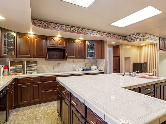836 N Parish Place, Burbank, CA 91506
