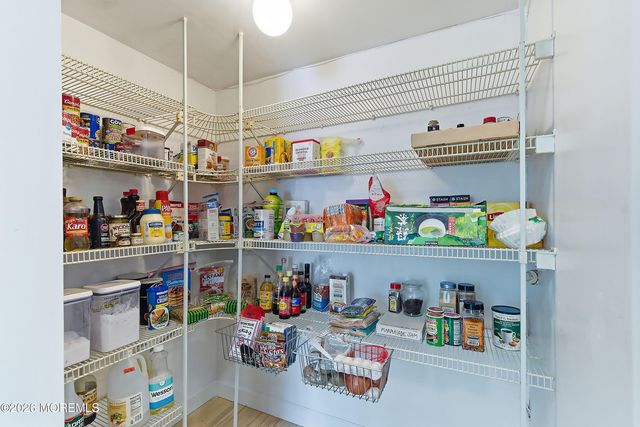 13 Arthur Place, Middletown, NJ 07748