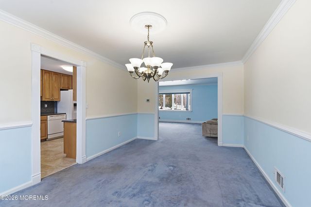 13 Arthur Place, Middletown, NJ 07748