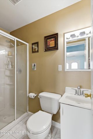 13 Arthur Place, Middletown, NJ 07748