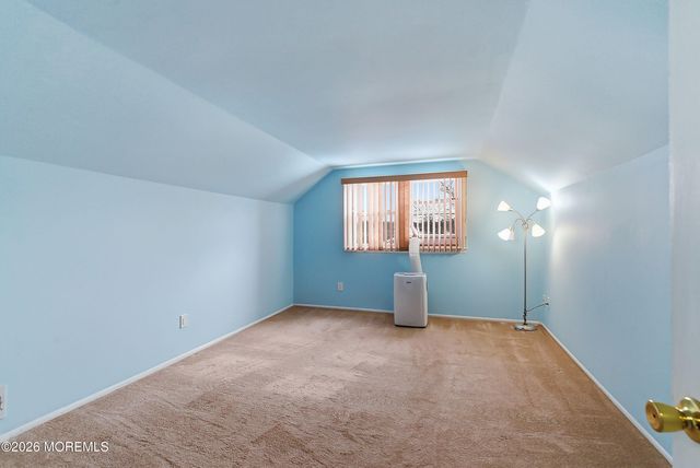 13 Arthur Place, Middletown, NJ 07748