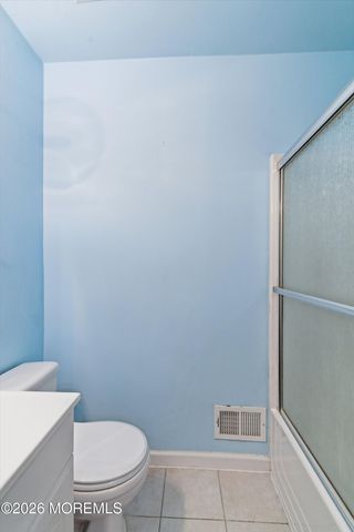 13 Arthur Place, Middletown, NJ 07748