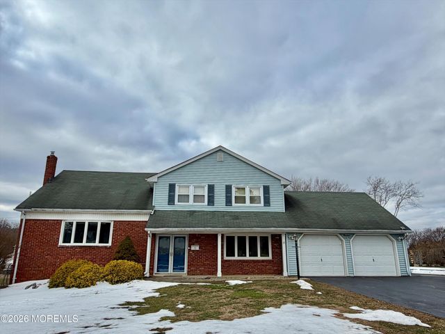 13 Arthur Place, Middletown, NJ 07748