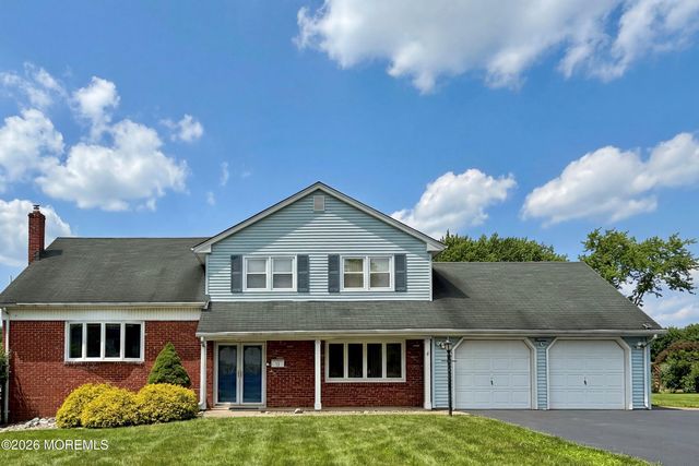 13 Arthur Place, Middletown, NJ 07748