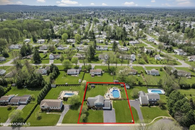 13 Arthur Place, Middletown, NJ 07748