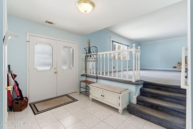 13 Arthur Place, Middletown, NJ 07748