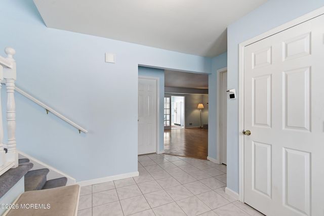 13 Arthur Place, Middletown, NJ 07748