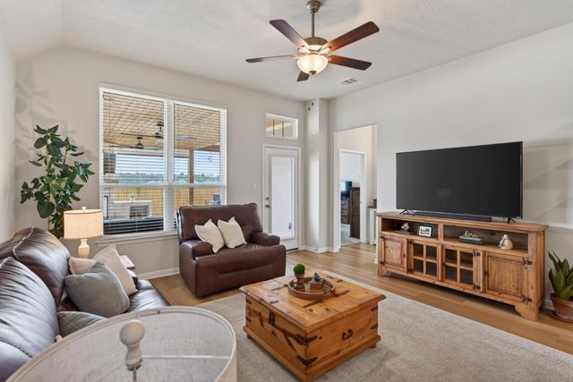 136 Worley Way, Huntsville, TX 77320