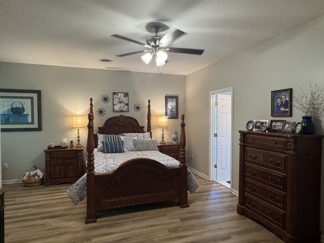 408 Village Cir, Dickson, TN 37055