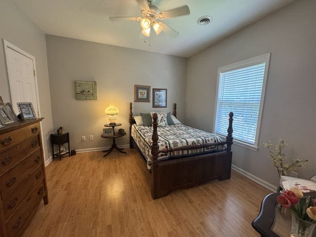 408 Village Cir, Dickson, TN 37055