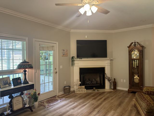 408 Village Cir, Dickson, TN 37055