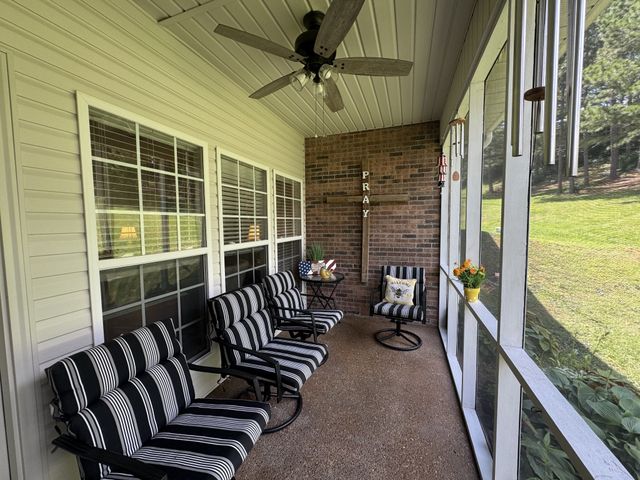 408 Village Cir, Dickson, TN 37055