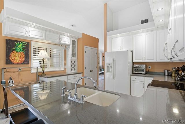 11551 W Timberlane Drive, Homosassa, FL 34448