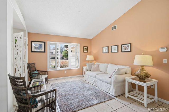 11551 W Timberlane Drive, Homosassa, FL 34448