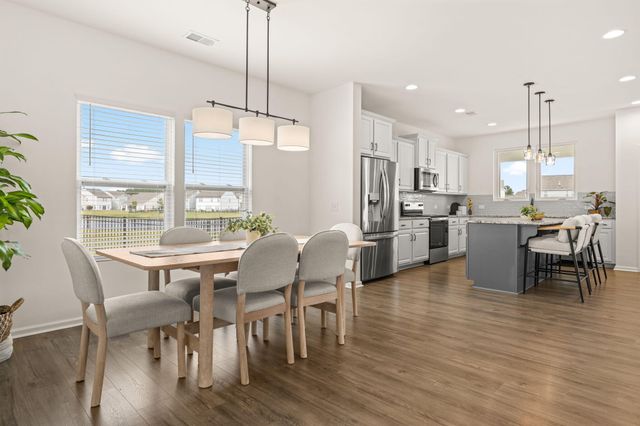 492 Fox Sparrow Court, Summerville, SC 29486