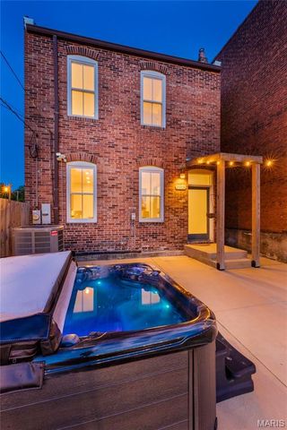 2909 McNair Avenue, St Louis, MO 63118