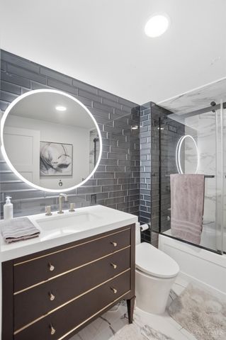 2324 Madison Road, Cincinnati, OH 45208