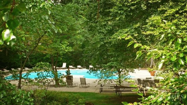 2324 Madison Road, Cincinnati, OH 45208