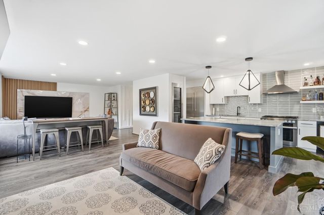 2324 Madison Road, Cincinnati, OH 45208