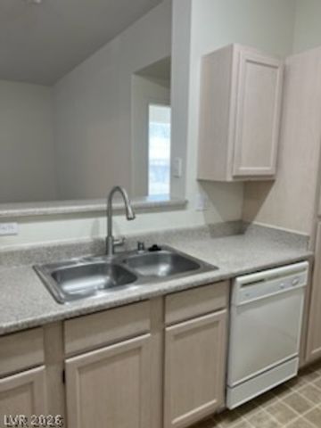 231 West HORIZON RIDGE Parkway 2618, Henderson, NV 89012