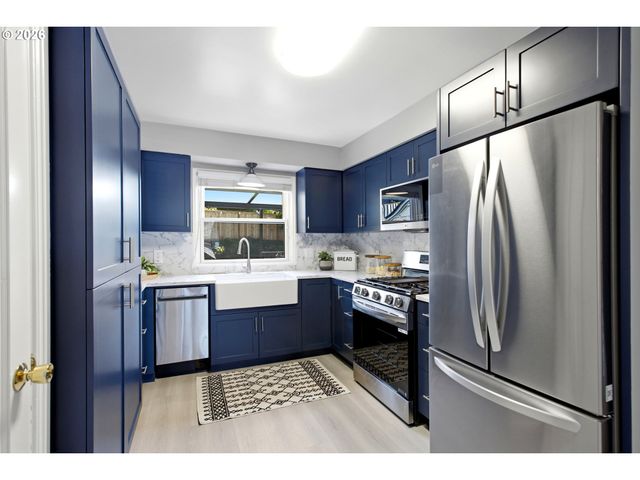 5524 Ne COUCH St, Portland, OR 97213