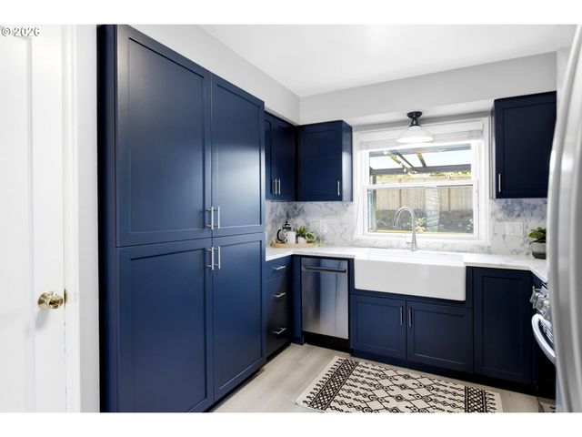 5524 Ne COUCH St, Portland, OR 97213