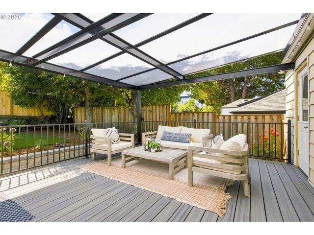5524 Ne COUCH St, Portland, OR 97213