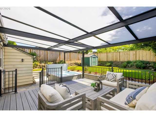 5524 Ne COUCH St, Portland, OR 97213