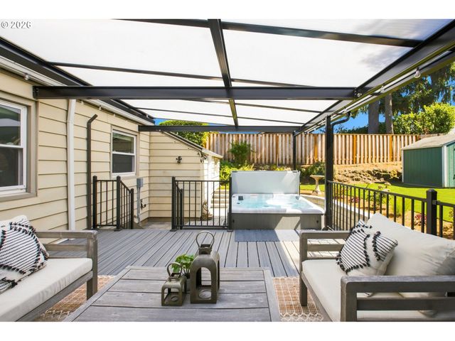 5524 Ne COUCH St, Portland, OR 97213