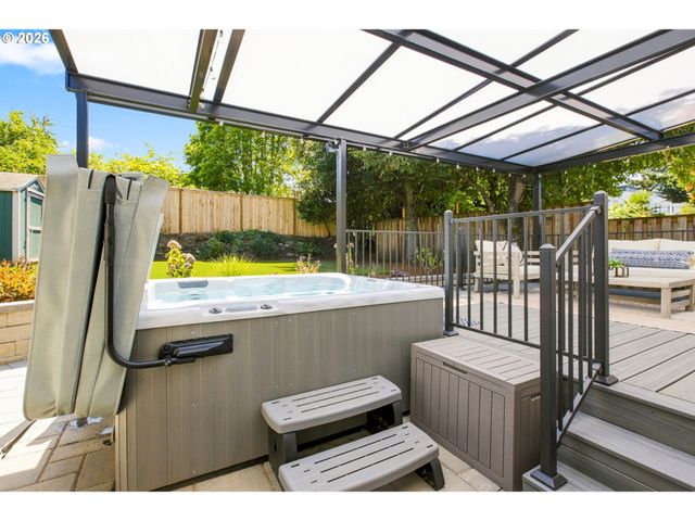 5524 Ne COUCH St, Portland, OR 97213