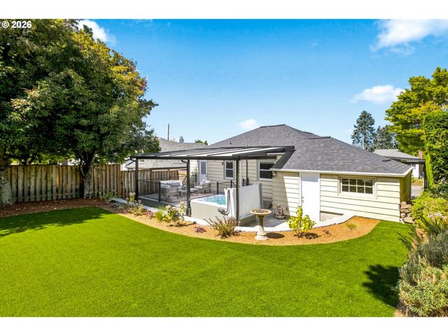 5524 Ne COUCH St, Portland, OR 97213