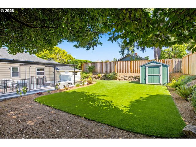 5524 Ne COUCH St, Portland, OR 97213
