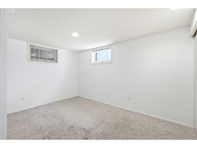 5524 Ne COUCH St, Portland, OR 97213
