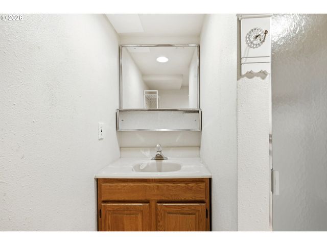 5524 Ne COUCH St, Portland, OR 97213