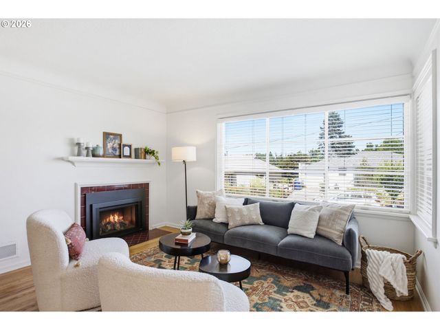 5524 Ne COUCH St, Portland, OR 97213