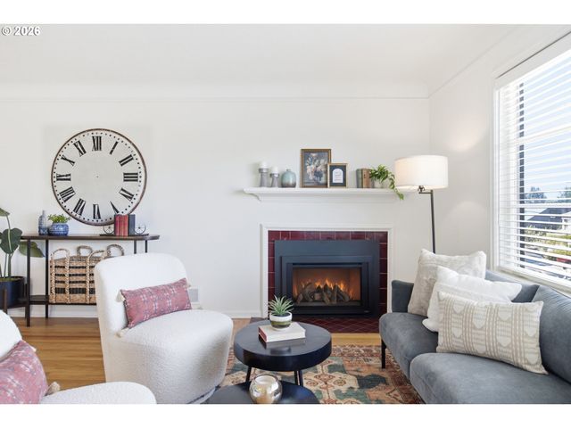 5524 Ne COUCH St, Portland, OR 97213
