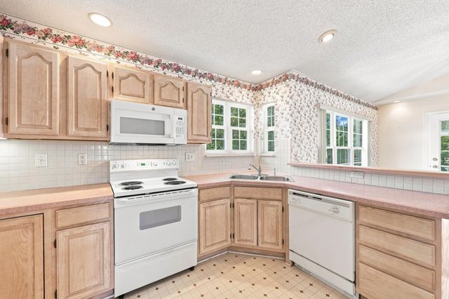 4172 Fairway Dr., Little River, SC 29566