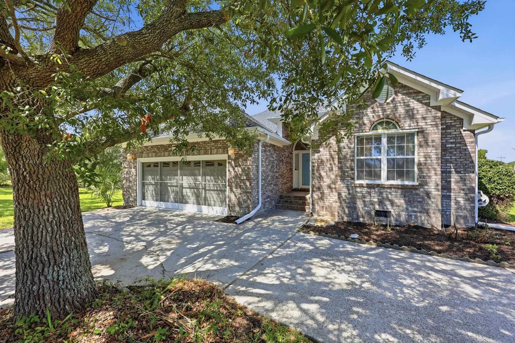4172 Fairway Dr., Little River, SC 29566