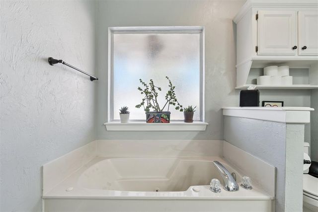 2600 Halifax Way, Norman, OK 73069