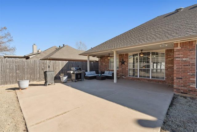 2600 Halifax Way, Norman, OK 73069