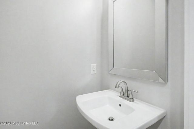 111 North Street, Waveland, MS 39576
