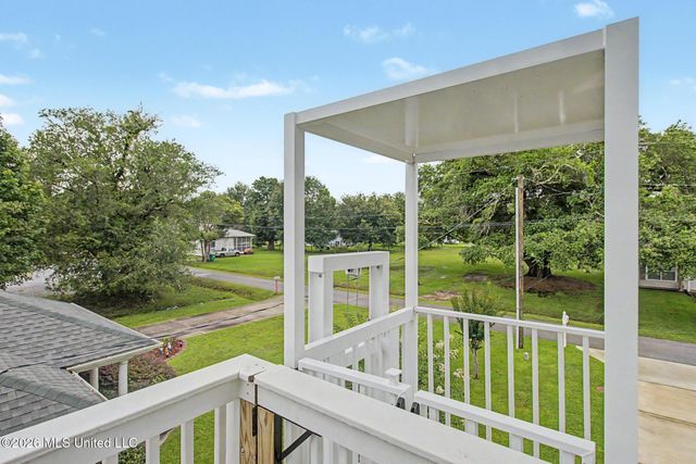 111 North Street, Waveland, MS 39576