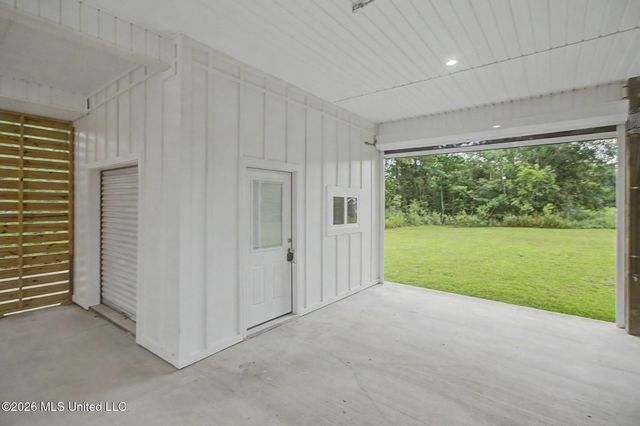 111 North Street, Waveland, MS 39576