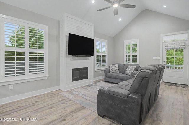 111 North Street, Waveland, MS 39576