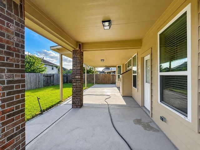 8714 Elm Drake Lane, Humble, TX 77338