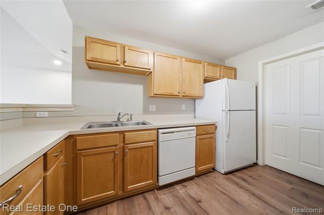 4113 Hampton Ridge Boulevard, Howell, MI 48843