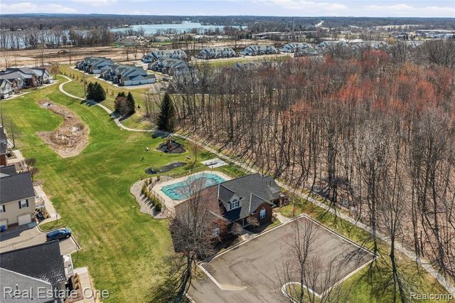 4113 Hampton Ridge Boulevard, Howell, MI 48843