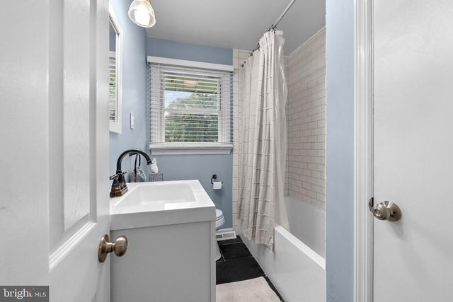 72 LENAPE TRL, Medford Lakes, NJ 08055