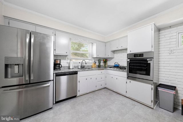 72 LENAPE TRL, Medford Lakes, NJ 08055