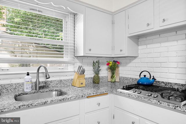 72 LENAPE TRL, Medford Lakes, NJ 08055